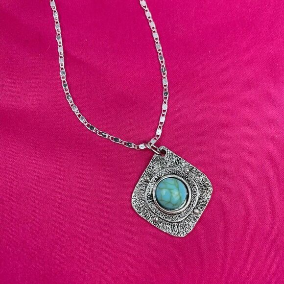 Diamond shaped Turquoise pendant with Silver plated Necklace 24-inch - Picture 4 of 7